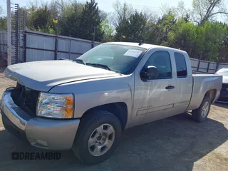 2007 Chevrolet Silverado 1500 LT w/2LT with VIN 2GCEC19J871599355, listed as a IAAI auction lot 41992581 with 261,925 mi miles. Bid and sale history available at carsss.com. Image 15.