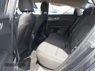 2021 Kia Forte LXS z VIN 3KPF24AD0ME300230, wystawiony jako IAAI lot #42373994 z przebiegiem 60 823 mil mil oraz . Historia ofert i sprzedaży dostępna na DreamBid. Obrazek 8.