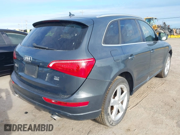 2009 Audi Q5 Premium Plus z VIN WA1KK78RX9A040361, wystawiony jako IAAI lot #41864443 z przebiegiem 81 290 mil mil oraz . Historia ofert i sprzedaży dostępna na DreamBid. Obrazek 4.