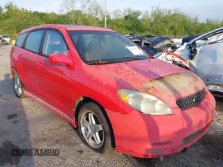 2003 Toyota Matrix Std with VIN 2T1KR32E03C091113, listed as a IAAI auction lot 42013265 with 227,987 mi miles. Bid and sale history available at carsss.com. Image 1.