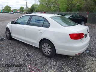 2014 Volkswagen Jetta S z VIN 3VW2K7AJ0EM367470, wystawiony jako IAAI lot #42186375 z przebiegiem 118 715 mil mil oraz . Historia ofert i sprzedaży dostępna na DreamBid. Obrazek 3.