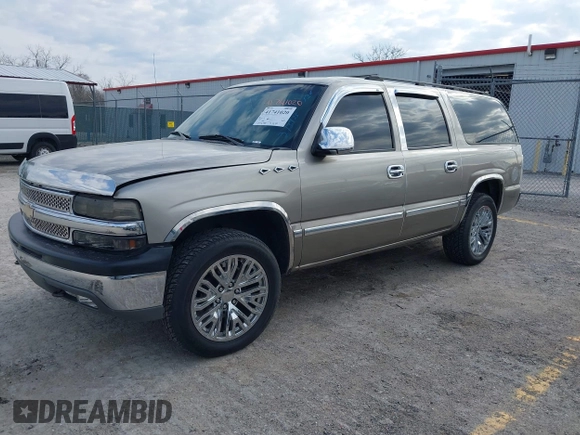 2003 Chevrolet Suburban Z71 with VIN 3GNFK16Z33G170733, listed as a IAAI auction lot 41741020 with 204,544 mi miles. Bid and sale history available at carsss.com. Image 17.