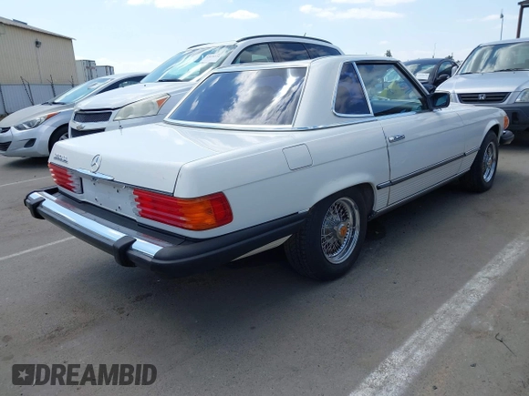 1982 Mercedes-Benz 380 with VIN WDBBA45A1CB015578, listed as a IAAI auction lot 42062020 with 42,746 mi miles. Bid and sale history available at carsss.com. Image 4.