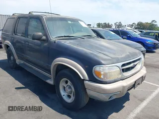 2000 Ford Explorer Eddie Bauer с VIN 1FMZU64E2YZA53922, выставлен на аукционе IAAI как лот 42765856 с пробегом 191 240 миль миль и . История ставок и продаж доступна на DreamBid. Изображение 1.