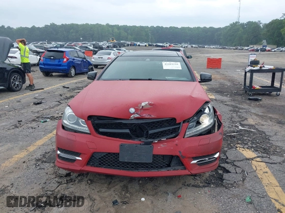 2013 Mercedes-Benz C 250 с VIN WDDGJ4HB7DG051801, выставлен на аукционе IAAI как лот 42419210 с пробегом 78 241 миль миль и . История ставок и продаж доступна на DreamBid. Изображение 12.