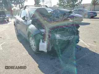 2020 Toyota C-HR LE with VIN JTNKHMBX4L1083431, listed as a Copart auction lot 49535465 with 17,802 mi miles and Salvage Title. Bid and sale history available at DreamBid. Image 12.