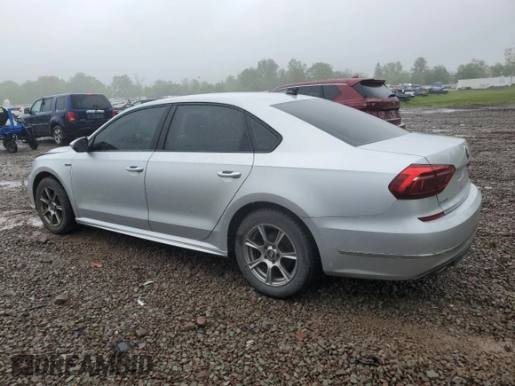 2018 Volkswagen Passat S z VIN 1VWAA7A31JC030768, wystawiony jako Copart lot #57269045 z przebiegiem 88 287 mil mil oraz Szkoda całkowita • Salvage title. Historia ofert i sprzedaży dostępna na DreamBid. Obrazek 2.