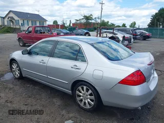 2007 Honda Accord EX-L z VIN 1HGCM66897A073729, wystawiony jako IAAI lot #42308276 z przebiegiem 125 064 mil mil oraz . Historia ofert i sprzedaży dostępna na DreamBid. Obrazek 3.