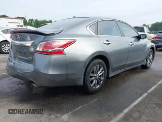 2015 Nissan Altima S z VIN 1N4AL3AP7FN908374, wystawiony jako IAAI lot #42322910 z przebiegiem 147 395 mil mil oraz . Historia ofert i sprzedaży dostępna na DreamBid. Obrazek 4.