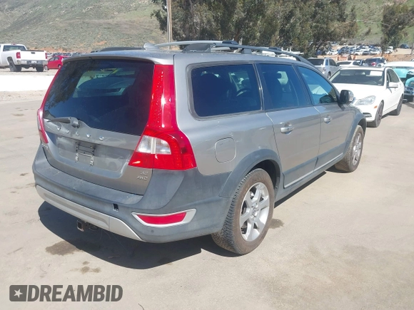 2008 Volvo XC70 with VIN YV4BZ982681006008, listed as a IAAI auction lot 41870625 with 248,341 mi miles. Bid and sale history available at carsss.com. Image 4.