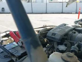 2005 Toyota Tundra Limited z VIN 5TBDT48135S479170, wystawiony jako IAAI lot #43249054 z przebiegiem 176 004 mil mil oraz . Historia ofert i sprzedaży dostępna na DreamBid. Obrazek 22.