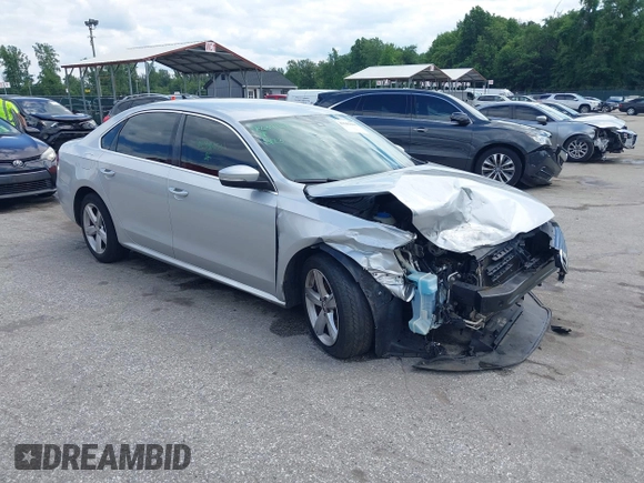 2013 Volkswagen Passat SE z VIN 1VWBP7A38DC123553, wystawiony jako IAAI lot #42341621 z przebiegiem 178 504 mil mil oraz . Historia ofert i sprzedaży dostępna na DreamBid. Obrazek 1.