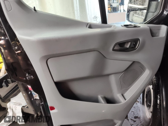 2016 Ford Transit z VIN 1FTYR2XM0GKA06408, wystawiony jako IAAI lot #42818715 z przebiegiem 170 021 mil mil oraz . Historia ofert i sprzedaży dostępna na DreamBid. Obrazek 20.
