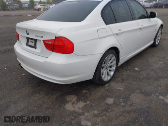 2011 BMW 3 Series 328i xDrive with VIN WBAPK5C56BA662236, listed as a IAAI auction lot 42207015 with 184,118 mi miles and . Bid and sale history available at DreamBid. Image 4.