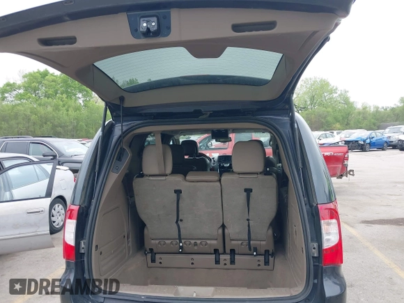 2014 Chrysler Town & Country Limited with VIN 2C4RC1GG3ER188114, listed as a IAAI auction lot 42082618 with 193,562 mi miles and . Bid and sale history available at DreamBid. Image 17.