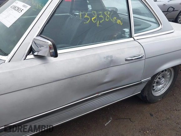 1983 Mercedes-Benz 380 with VIN WDBBA45A0DB024774, listed as a IAAI auction lot 41882815 with 138,386 mi miles. Bid and sale history available at carsss.com. Image 6.