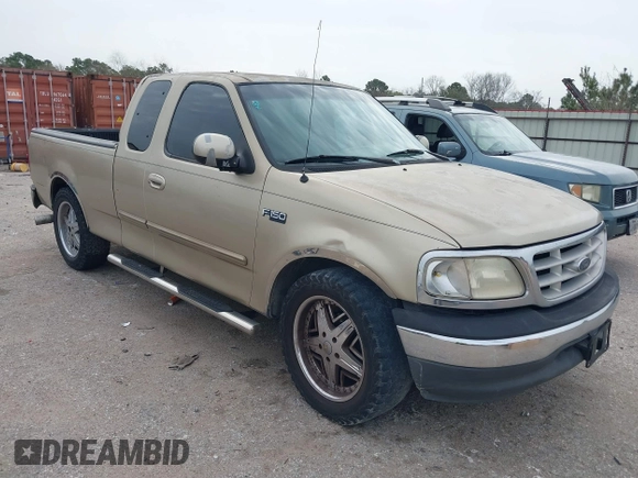 2000 Ford F-150 XL with VIN 1FTZX1725YKB41680, listed as a IAAI auction lot 41736655 with 1 mi miles. Bid and sale history available at carsss.com. Image 1.