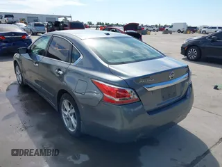 2015 Nissan Altima 2.5 z VIN 1N4AL3AP4FC238472, wystawiony jako IAAI lot #42296237 z przebiegiem 158 731 mil mil oraz . Historia ofert i sprzedaży dostępna na DreamBid. Obrazek 3.