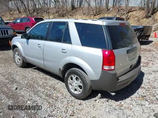 2005 Saturn VUE z VIN 5GZCZ53415S824503, wystawiony jako IAAI lot #41907616 z przebiegiem 208 709 mil mil oraz . Historia ofert i sprzedaży dostępna na DreamBid. Obrazek 3.