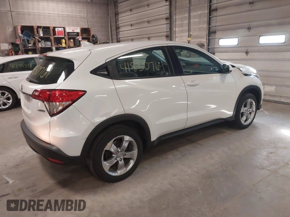 2021 Honda HR-V LX with VIN 3CZRU6H39MM734422, listed as a IAAI auction lot 41830761 with 46,260 mi miles. Bid and sale history available at carsss.com. Image 4.