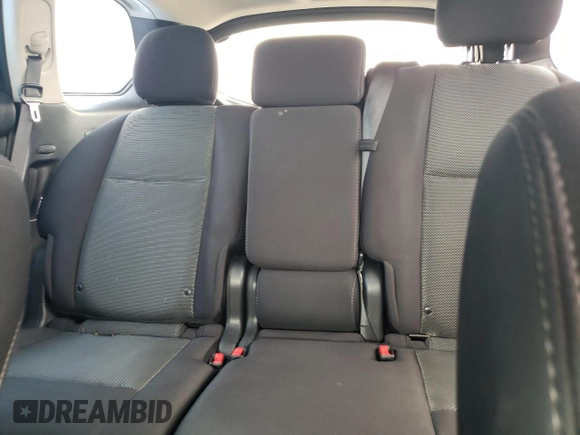 2019 Nissan Pathfinder SV z VIN 5N1DR2MN0KC620658, wystawiony jako Copart lot #55607245 z przebiegiem 114 049 mil mil oraz Szkoda całkowita • Salvage title. Historia ofert i sprzedaży dostępna na DreamBid. Obrazek 10.