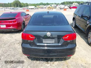 2013 Volkswagen Jetta TDI w/Premium/Nav с VIN 3VWLL7AJ1DM396749, выставлен на аукционе IAAI как лот 42403933 с пробегом 88 777 миль миль и . История ставок и продаж доступна на DreamBid. Изображение 15.