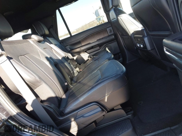 2019 Ford Expedition Limited with VIN 1FMJU1KT9KEA19444, listed as a IAAI auction lot 41892504 with 87,402 mi miles. Bid and sale history available at carsss.com. Image 8.