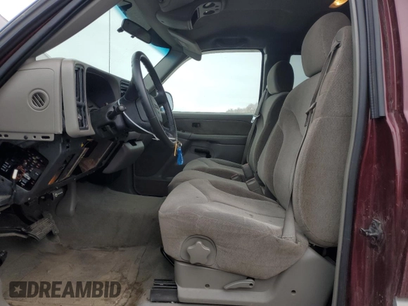 2000 GMC New Sierra 1500 SL with VIN 2GTEC19V1Y1185757, listed as a Copart auction lot 42606995 with 113,635 mi miles and Salvage Title. Bid and sale history available at carsss.com. Image 7.