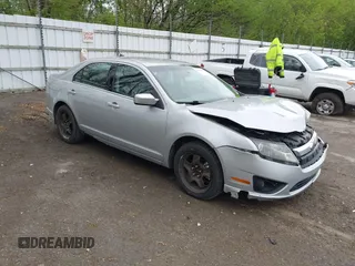2010 Ford Fusion SE z VIN 3FAHP0HAXAR164973, wystawiony jako IAAI lot #42198400 z przebiegiem 162 875 mil mil oraz . Historia ofert i sprzedaży dostępna na DreamBid. Obrazek 1.