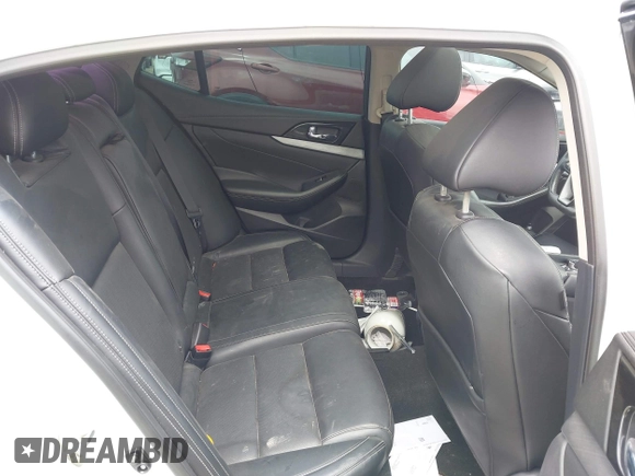 2017 Nissan Maxima Platinum with VIN 1N4AA6AP9HC408433, listed as a IAAI auction lot 41924547 with 47,214 mi miles and . Bid and sale history available at DreamBid. Image 8.