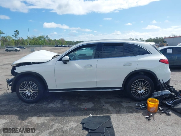 2025 Mercedes-Benz GLC with VIN W1NKM4HB3SF237083, listed as a IAAI auction lot 41666241 with 1 mi miles. Bid and sale history available at carsss.com. Image 14.