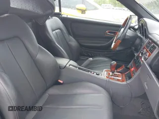 2002 Mercedes-Benz SLK 320 z VIN WDBKK65F82F254735, wystawiony jako IAAI lot #42135544 z przebiegiem 110 886 mil mil oraz . Historia ofert i sprzedaży dostępna na DreamBid. Obrazek 5.
