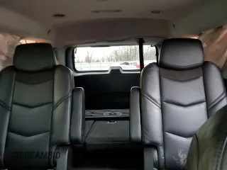 2016 Cadillac Escalade Luxury Collection z VIN 1GYS4BKJ6GR205157, wystawiony jako Copart lot #49581205 z przebiegiem Nie podano mil oraz Nie do naprawy • Non repairable. Historia ofert i sprzedaży dostępna na DreamBid. Obrazek 10.