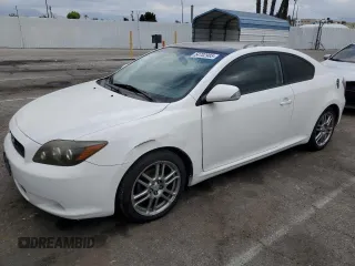 2010 Scion tC z VIN JTKDE3B77A0310154, wystawiony jako Copart lot #54702985 z przebiegiem 205 053 mil mil oraz Szkoda całkowita • Salvage title. Historia ofert i sprzedaży dostępna na DreamBid. Obrazek 1.