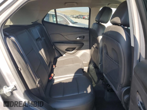 2020 Buick Encore Essence z VIN KL4CJGSB0LB045718, wystawiony jako Copart lot #43017415 z przebiegiem 21 880 mil mil oraz Szkody całkowita. Historia ofert i sprzedaży dostępna na DreamBid. Obrazek 10.