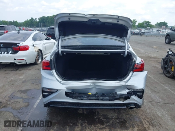 2021 Kia Forte LXS with VIN 3KPF24ADXME269696, listed as a IAAI auction lot 42498767 with 90,070 mi miles and . Bid and sale history available at DreamBid. Image 16.