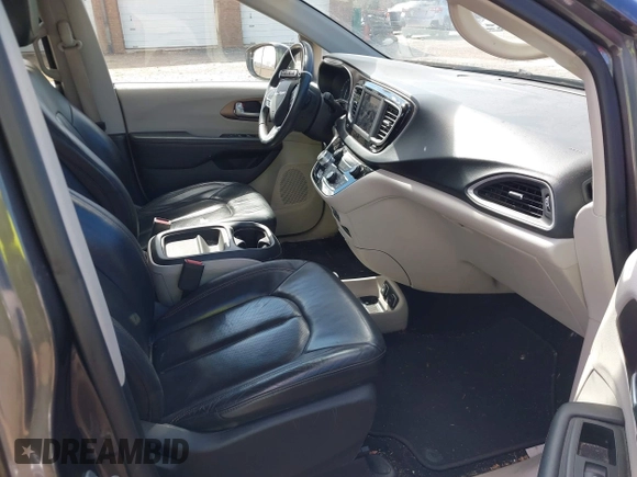 2018 Chrysler Pacifica Touring L with VIN 2C4RC1BG4JR204161, listed as a IAAI auction lot 41737734 with 87,323 mi miles and . Bid and sale history available at DreamBid. Image 5.