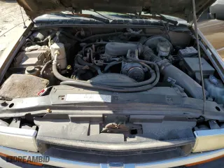 2003 Chevrolet S-10 LS with VIN 1GCCS19X038180860, listed as a Copart auction lot 53040135 with 285,083 mi miles and Salvage Title. Bid and sale history available at carsss.com. Image 11.