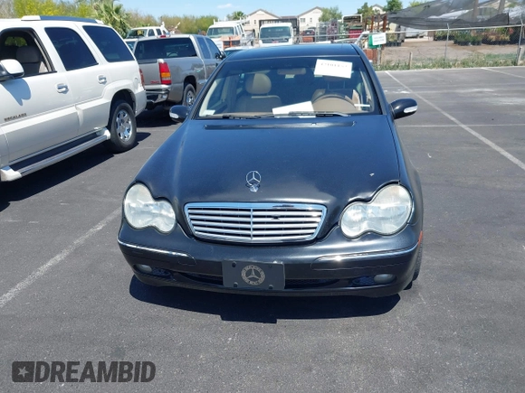 2004 Mercedes-Benz C 240 z VIN WDBRF61J94A558752, wystawiony jako IAAI lot #42101152 z przebiegiem 122 836 mil mil oraz . Historia ofert i sprzedaży dostępna na DreamBid. Obrazek 6.