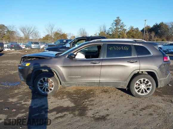 2019 Jeep Cherokee Altitude with VIN 1C4PJMLN0KD213357, listed as a IAAI auction lot 41320886 with 136,506 mi miles. Bid and sale history available at carsss.com. Image 14.