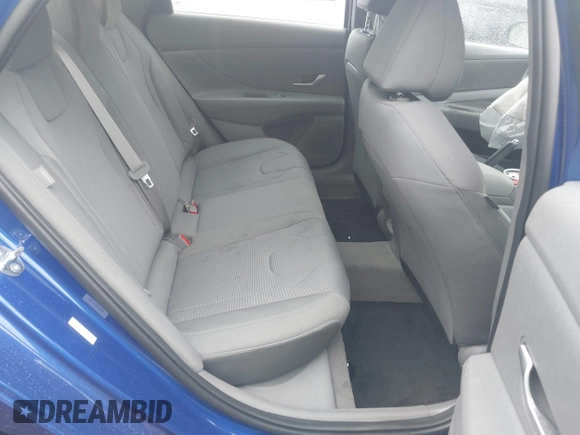 2025 Hyundai Elantra SE z VIN KMHLL4DG6SU987701, wystawiony jako IAAI lot #42214567 z przebiegiem 3 480 mil mil oraz . Historia ofert i sprzedaży dostępna na DreamBid. Obrazek 8.