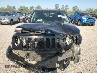 2015 Jeep Patriot Latitude with VIN 1C4NJPFB4FD298011, listed as a Copart auction lot 52152845 with 95,101 mi miles and Salvage Title. Bid and sale history available at DreamBid. Image 5.