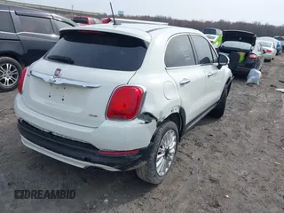 2016 FIAT 500X Lounge z VIN ZFBCFYDT0GP328541, wystawiony jako IAAI lot #42016388 z przebiegiem 134 806 mil mil oraz . Historia ofert i sprzedaży dostępna na DreamBid. Obrazek 4.