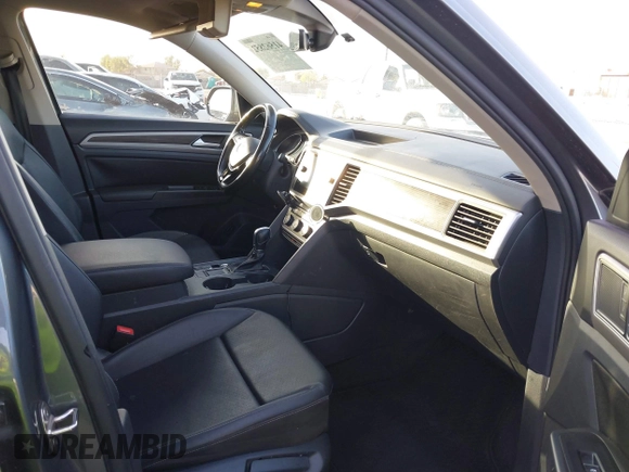 2018 Volkswagen Atlas SE with VIN 1V2DR2CA8JC502499, listed as a IAAI auction lot 41562852 with 142,362 mi miles and . Bid and sale history available at DreamBid. Image 5.