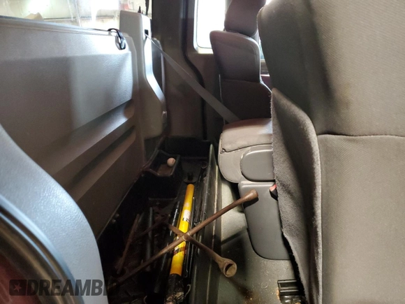 2006 Ford F-150 XL with VIN 1FTRF12W06NB12791, listed as a Copart auction lot 51218425 with 181,543 mi miles and Salvage title. Bid and sale history available at DreamBid. Image 10.