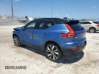 2021 Volvo XC40 z VIN YV4ED3UR2M2558167, wystawiony jako Copart lot #55854265 z przebiegiem 39 601 mil mil oraz Czysty tytuł • Clean title. Historia ofert i sprzedaży dostępna na DreamBid. Obrazek 2.