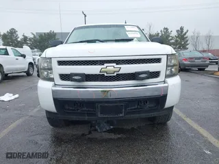 2007 Chevrolet Silverado 1500 LT w/1LT with VIN 1GCEC19J97E515977, listed as a IAAI auction lot 41774684 with 145,185 mi miles. Bid and sale history available at carsss.com. Image 6.
