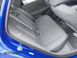 2024 Hyundai Elantra SEL z VIN KMHLS4DG2RU750734, wystawiony jako IAAI lot #42266873 z przebiegiem 6 255 mil mil oraz . Historia ofert i sprzedaży dostępna na DreamBid. Obrazek 8.
