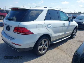 2016 Mercedes-Benz GLE 350 с VIN 4JGDA5JB6GA797205, выставлен на аукционе IAAI как лот 42240531 с пробегом 195 744 миль миль и . История ставок и продаж доступна на DreamBid. Изображение 4.