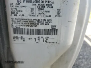 1999 Ford F-250 XL с VIN 1FTNX21F2XEC97057, выставлен на аукционе Copart как лот 57229085 с пробегом 352 998 миль миль и Списание • Salvage title. История ставок и продаж доступна на DreamBid. Изображение 12.